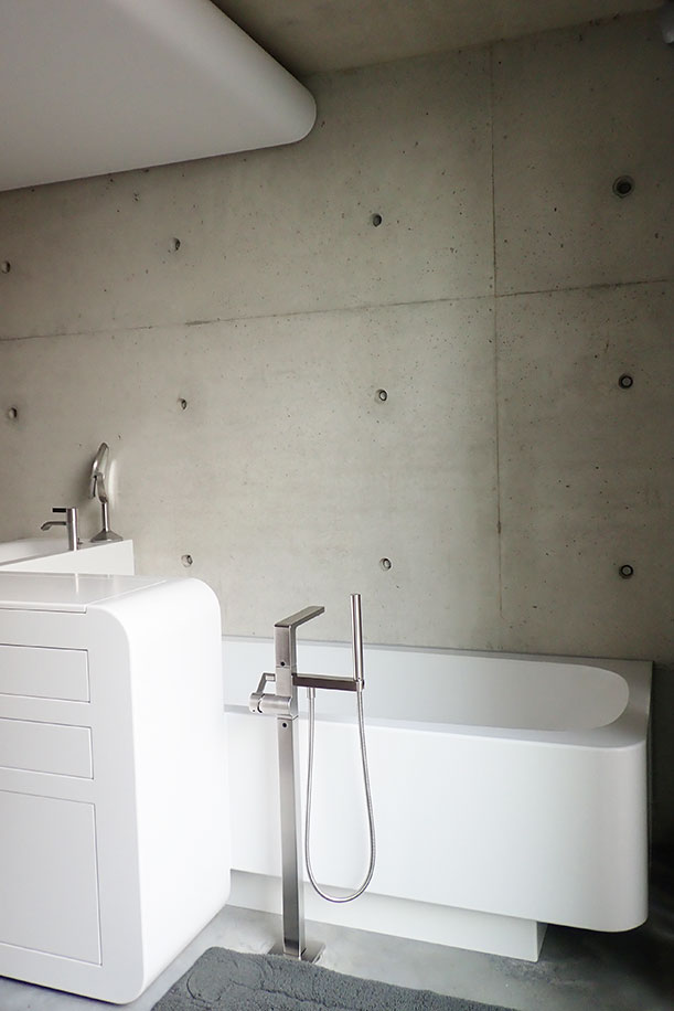 solid surface, Hi-macs en corian design badkamer op maat gemaakt met ronde vormen
