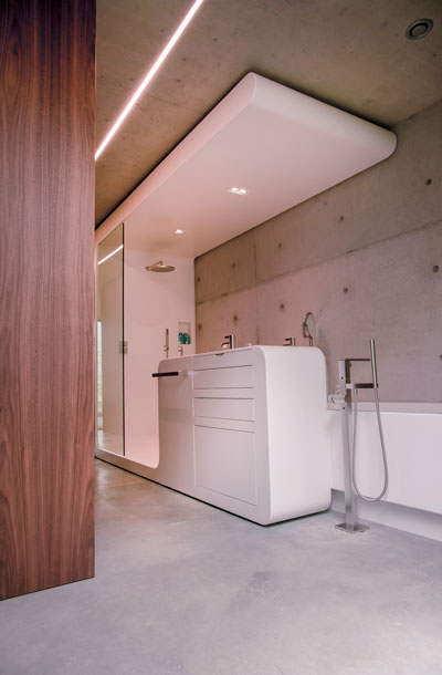 solid surface, hi-macs en corian design badkamer op maat gemaakt met ronde hoeken